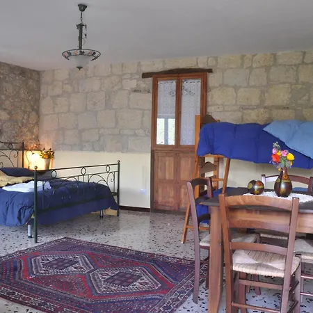 Eleutheria Apartmán *
